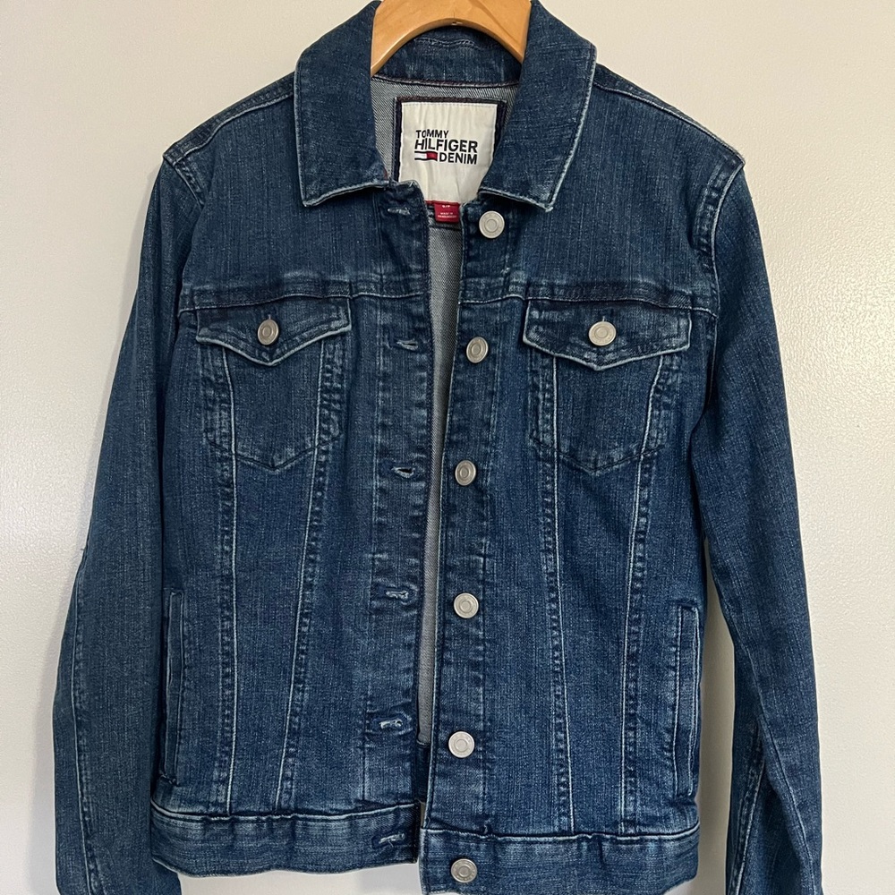 Tommy Hilfiger blue denim fitted jacket.